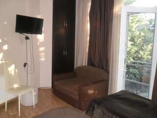 Отель Shatell Тбилиси Двухместный номер с 2 отдельными кроватями и балконом-6